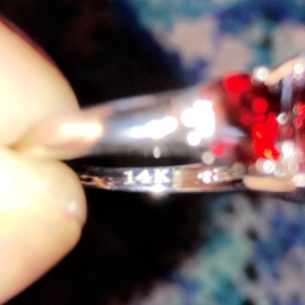 BRAND NEW 14KT (STAMPED) 1.10CT GARNET RING - Picture 6 of 8